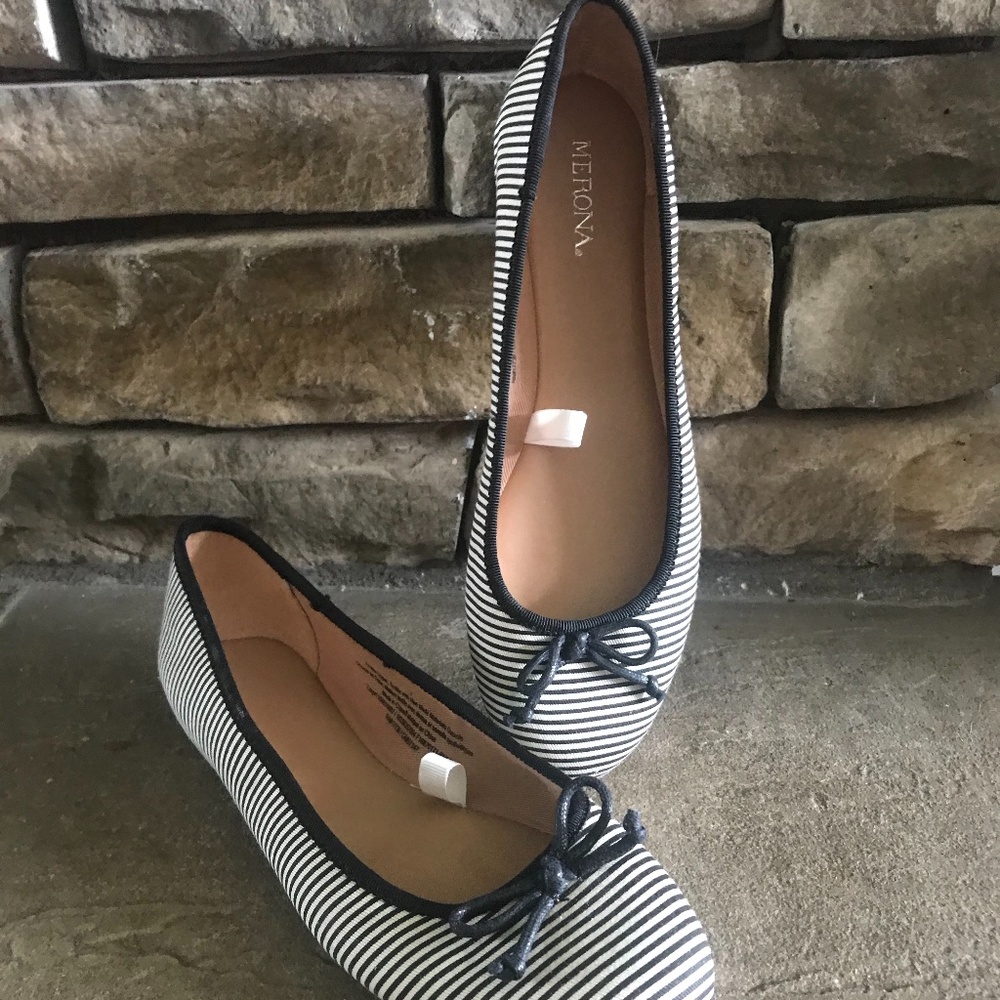 Black and Off White Striped Shoe - Size 7 - Merona